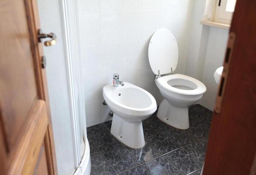 جناح جونيور مطل علي البحيرة, Agriturismo Podere Acqualoreto