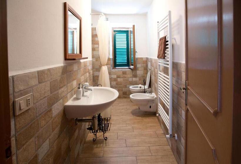 2 Bedrooms Apartment Mountain View, Agriturismo Podere Acqualoreto
