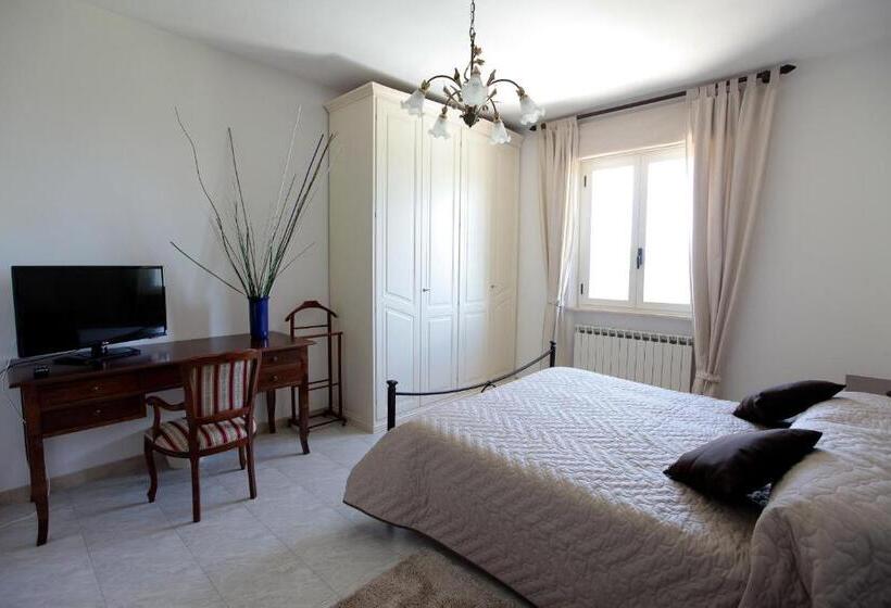 جناح جونيور مطل علي البحيرة, Agriturismo Podere Acqualoreto