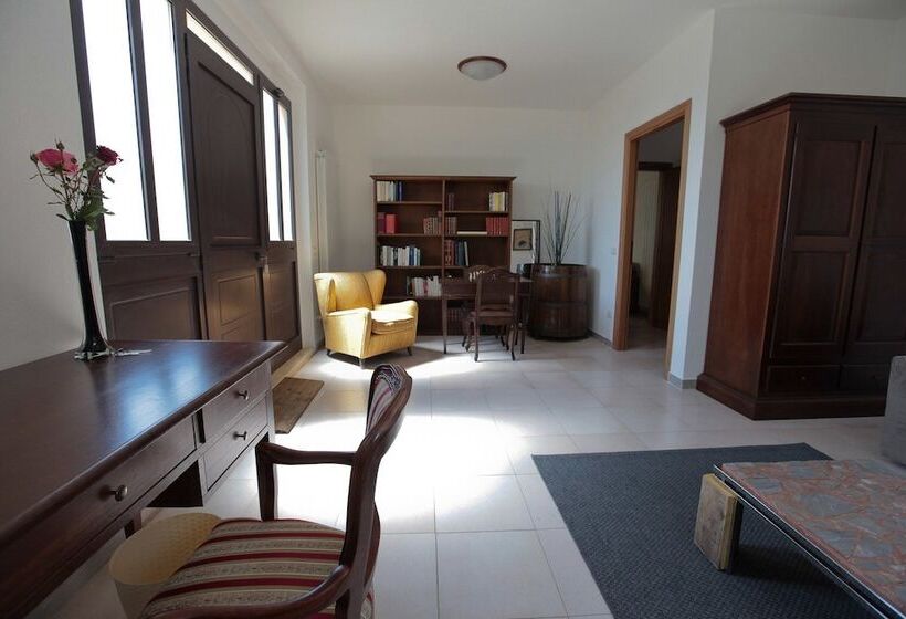 جناح, Agriturismo Podere Acqualoreto