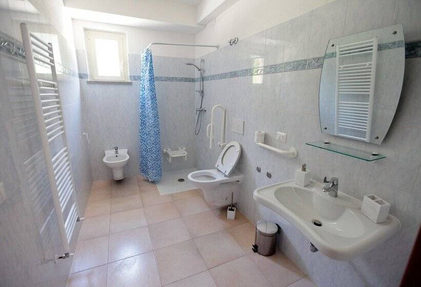 جناح, Agriturismo Podere Acqualoreto