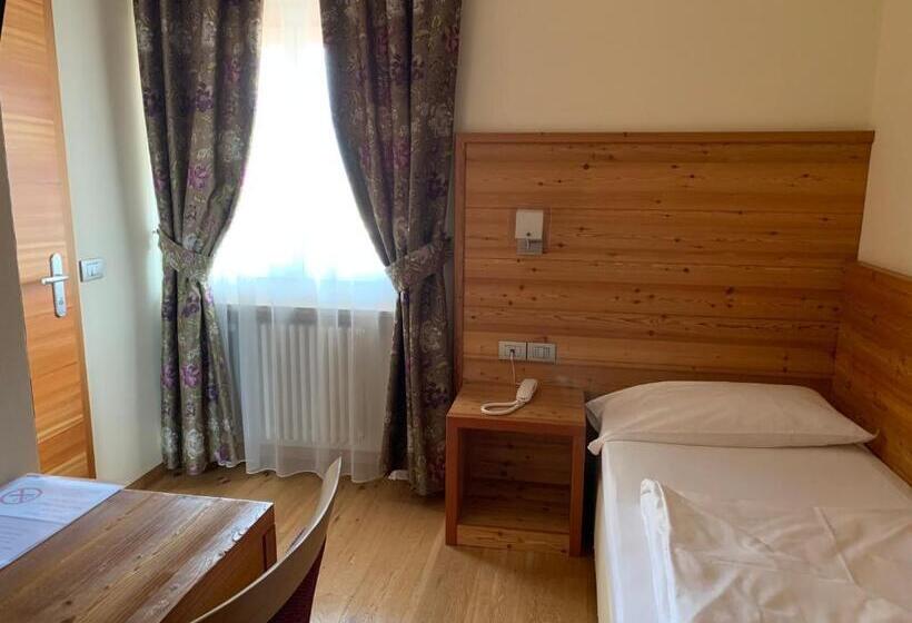 Номер Стандарт Индивидуальный, Albergo Tuenno