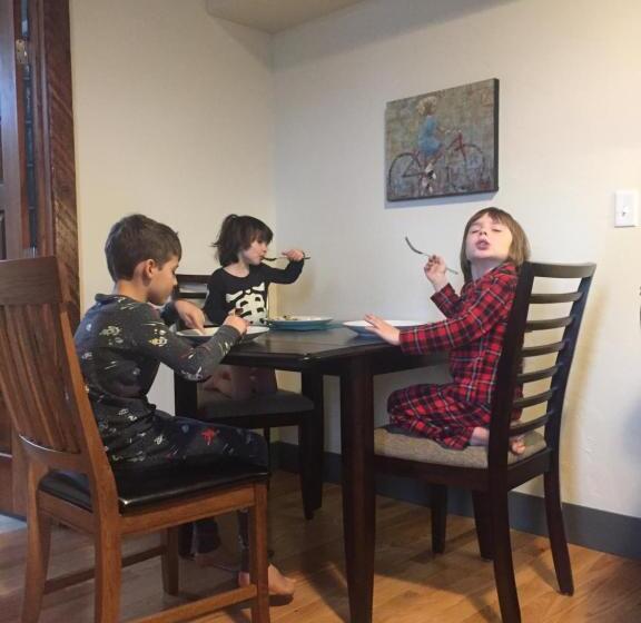 جناح سوبيريور, Amity Flats