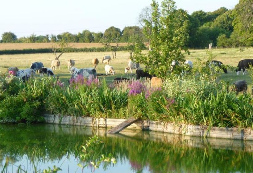 كابينة, Lakeside Town Farm