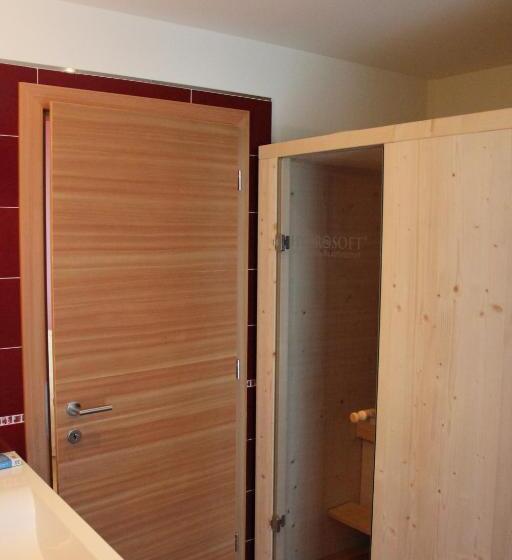 جناح جونيور مطل علي البحيرة, Viridis