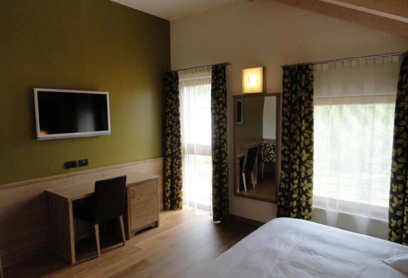 غرفة قياسية مطلة على الجبل, Viridis