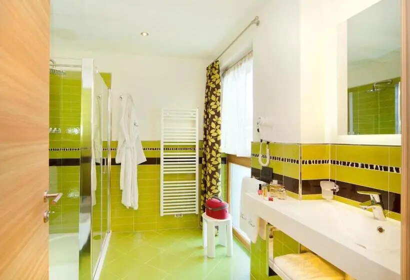 Deluxe Room Mountain View, Viridis