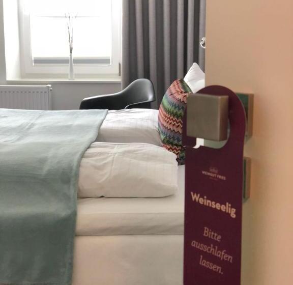 חדר דלוקס, Weinhaus Fries