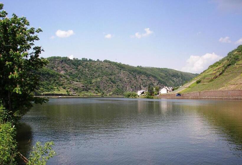 חדר דלוקס, Weinhaus Fries