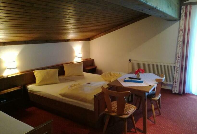 Люкс Семейный 2 Спальни, Panoramahotel Stocker