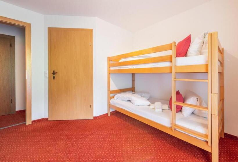 Люкс Семейный 2 Спальни, Panoramahotel Stocker