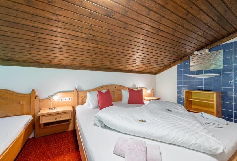 Люкс Семейный 2 Спальни, Panoramahotel Stocker