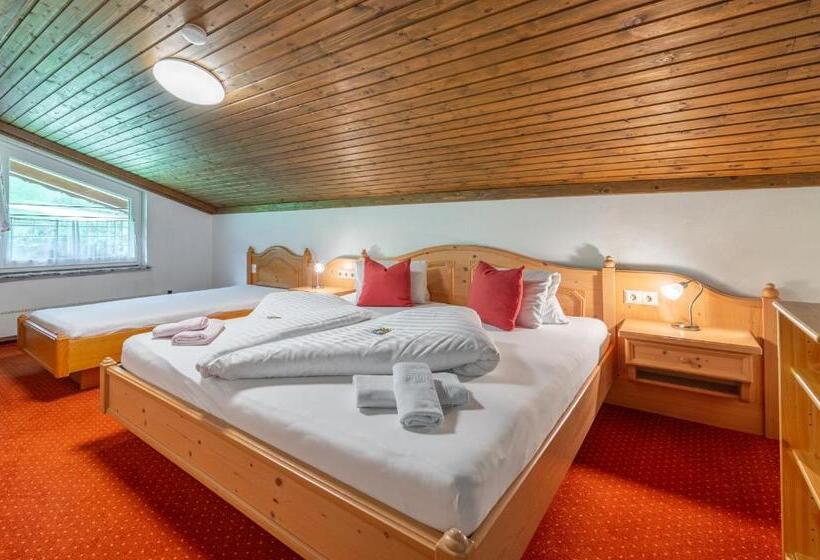 Люкс Семейный 2 Спальни, Panoramahotel Stocker