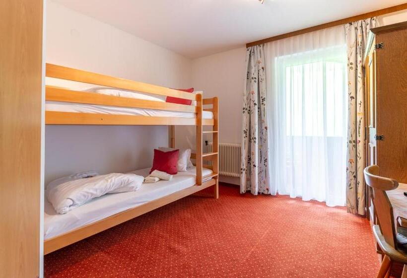 Люкс Семейный 2 Спальни, Panoramahotel Stocker