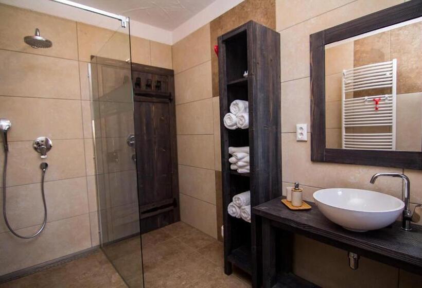 Апартаменты 1 Спальня с Балконом, Amadehaus