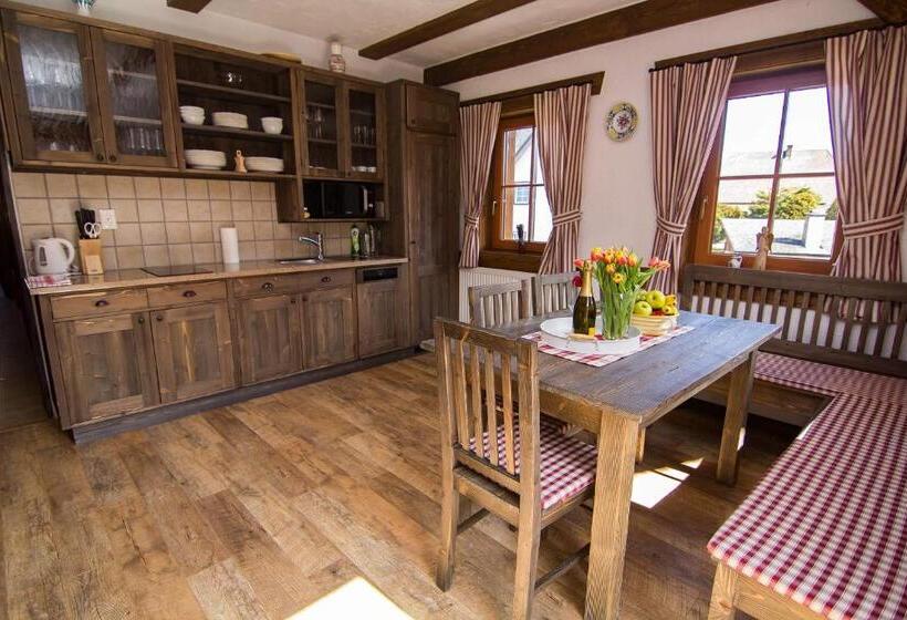 Апартаменты 1 Спальня с Балконом, Amadehaus