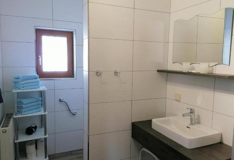 شقة غرفتين, Gasthof Seeblick