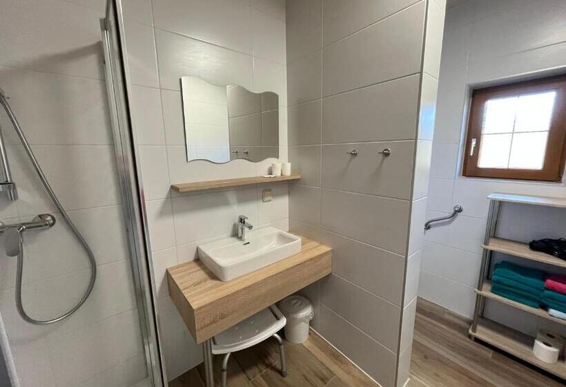 شقة غرفتين, Gasthof Seeblick