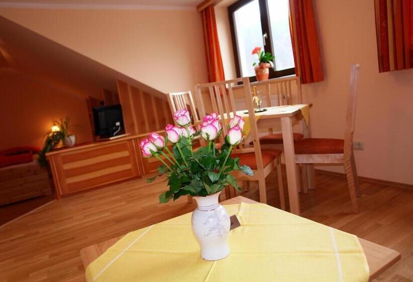 غرفة عائلية, Gasthof Zur Donaubrücke