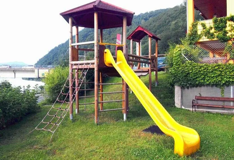 ガーデンビュースタンダードルーム, Gasthof Zur Donaubrücke