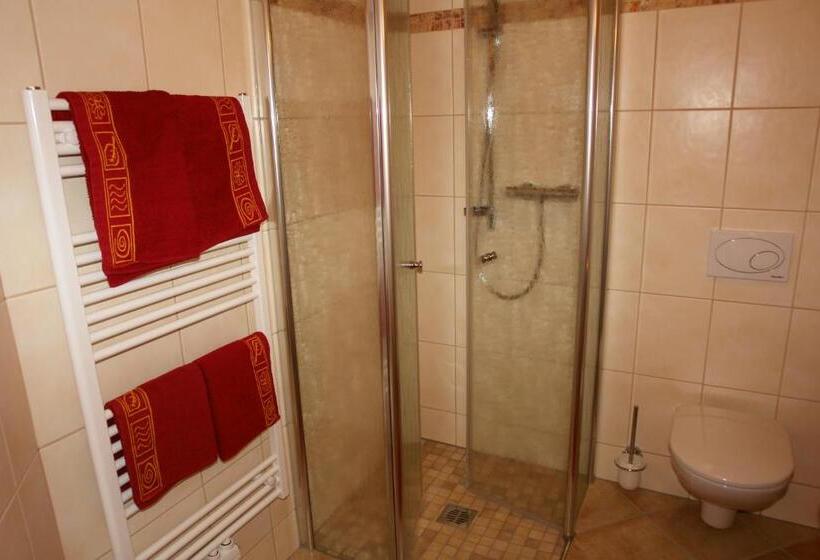 غرفة عائلية, Gasthof Zur Donaubrücke