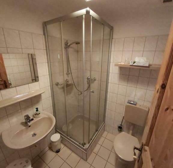 Номер Стандарт, Pension & Restaurant Alte Schule