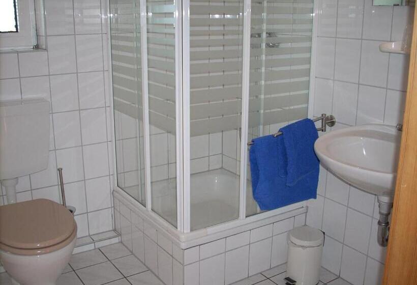 标准三人间, Pension & Restaurant Alte Schule