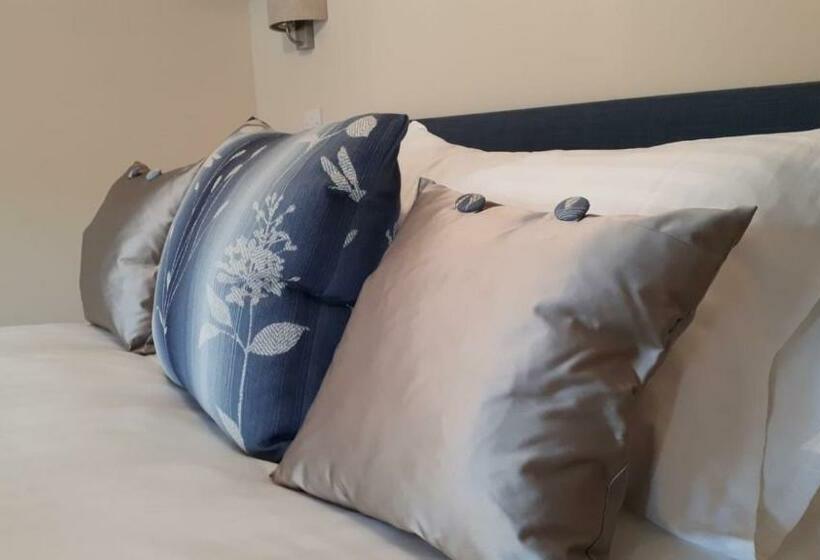 Номер Deluxe, The Clifden Arms B&b