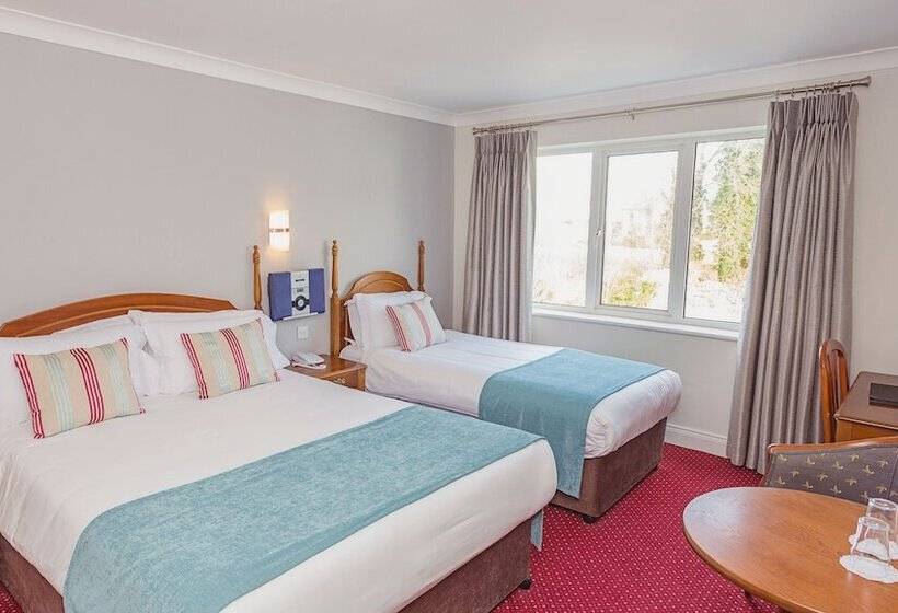 חדר סטנדרט לשלושה, Abbey Lodge