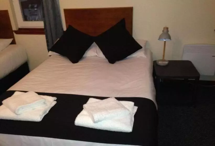 Standard Kolmen Hengen Huone, Bank Street Lodge