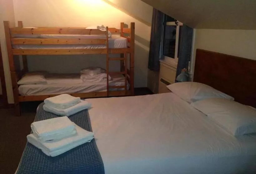 Standard Neljän Hengen Huone, Bank Street Lodge