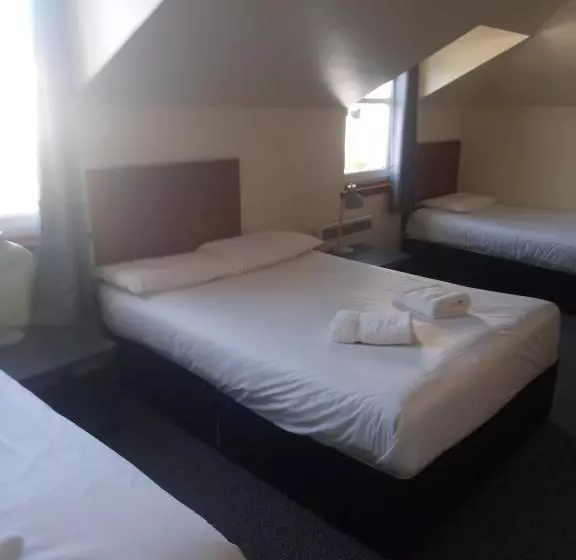 Standard Neljän Hengen Huone, Bank Street Lodge