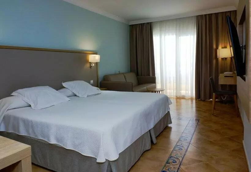 اتاق اساندارد با چشم‌انداز جانبی به دریا, Buganvilla Hotel & Spa