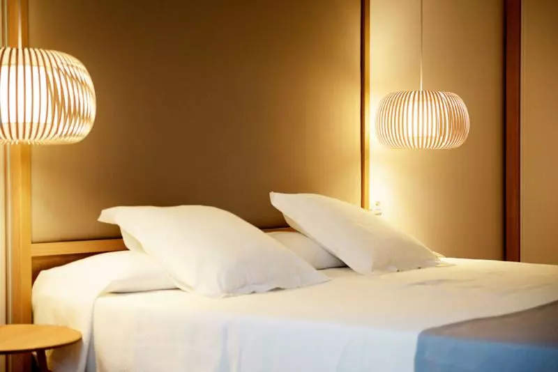 اتاق اساندارد با چشم‌انداز جانبی به دریا, Buganvilla Hotel & Spa