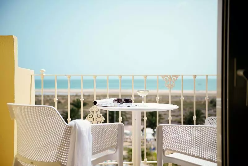 سوییت جونیور, Buganvilla Hotel & Spa