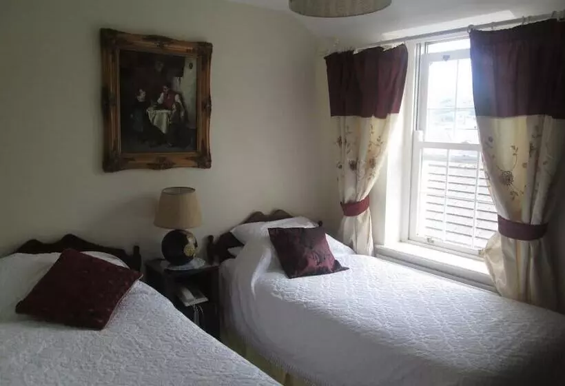 Standard-huone, Fennessy S