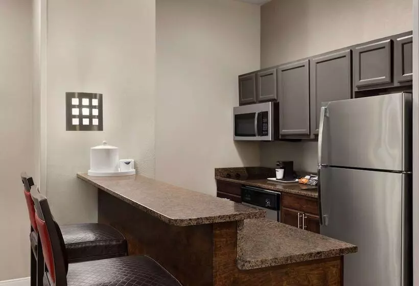 سوییت, Hampton Inn & Suites New Orleansconvention Center
