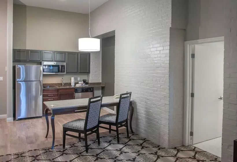 سوئیت با تخت بزرگ, Hampton Inn & Suites New Orleansconvention Center