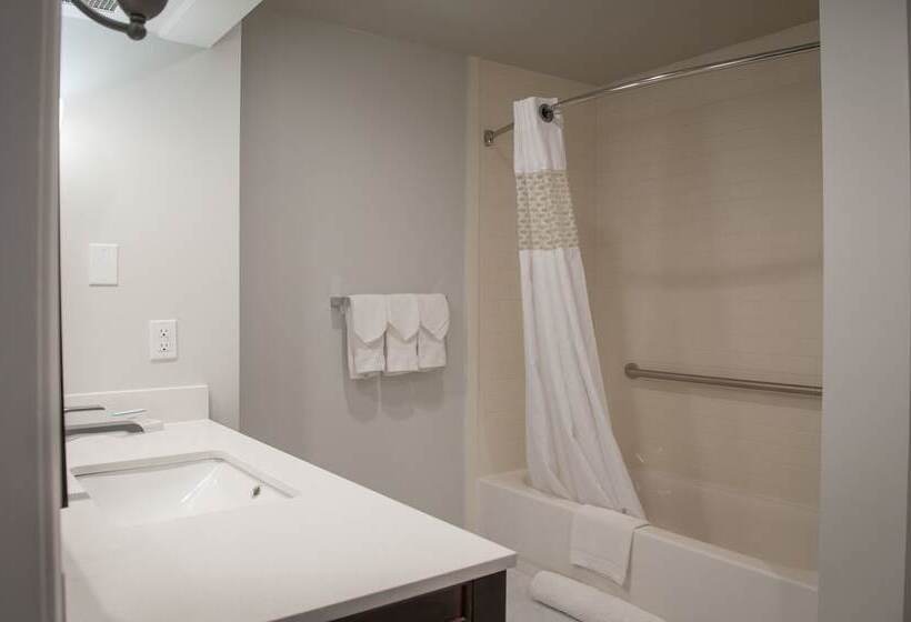 سوئیت برای معلولان, Hampton Inn & Suites New Orleansconvention Center