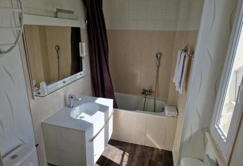 Четырехместный Номер Стандарт, Hôtel De La Ferté