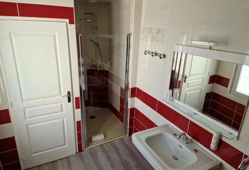 Четырехместный Номер Superior, Hôtel De La Ferté