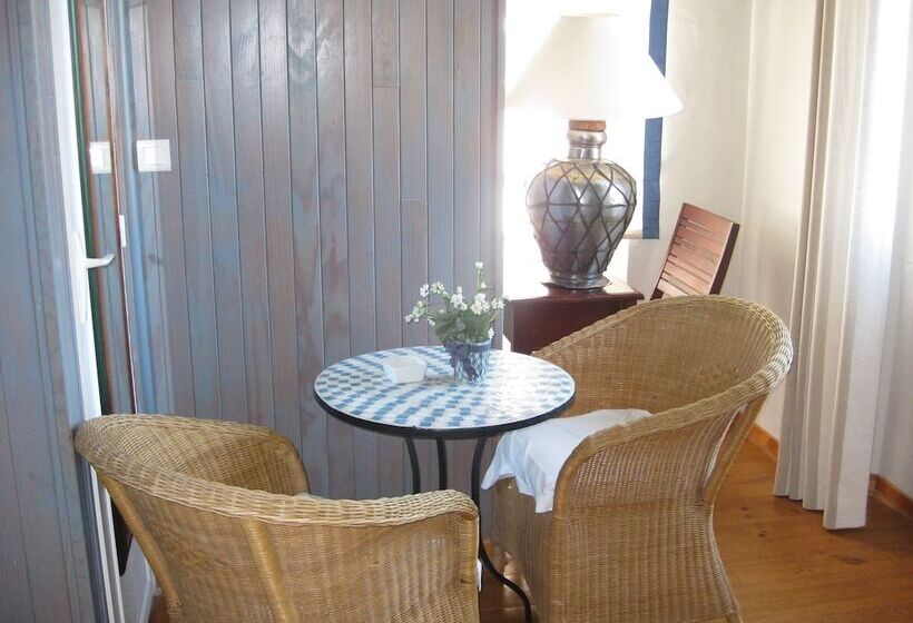 اتاق سوپریور با بالکن, Hôtel Villa La Malouine