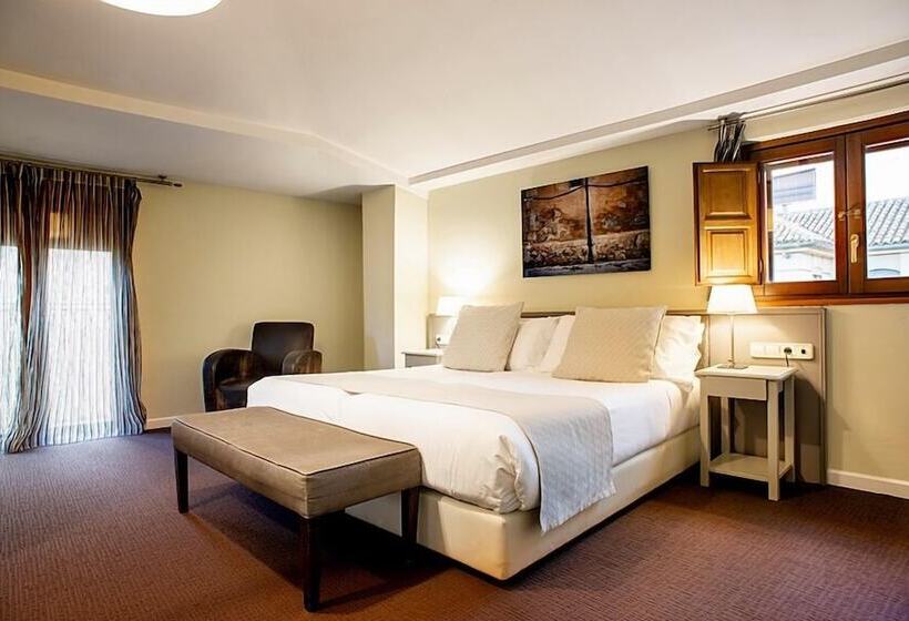 スタンダードルーム, Ikonik Plaza Mercado