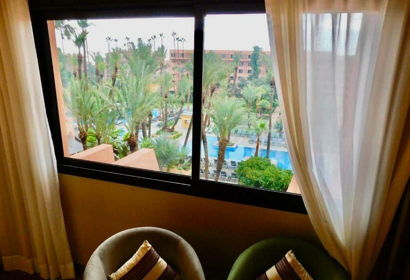 חדר סופריור נוף לבריכה, Kenzi Rose Garden