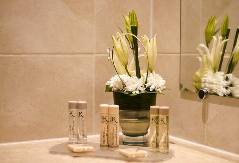 חדר סופריור נוף לבריכה, Kenzi Rose Garden