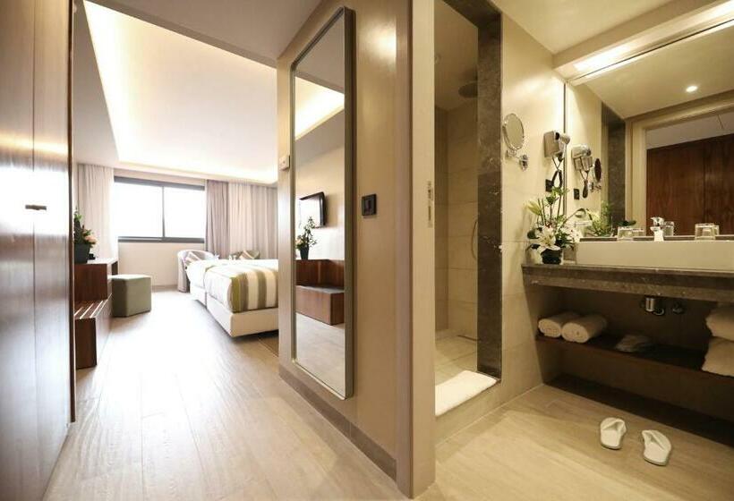 חדר סופריור יחיד, Kenzi Rose Garden