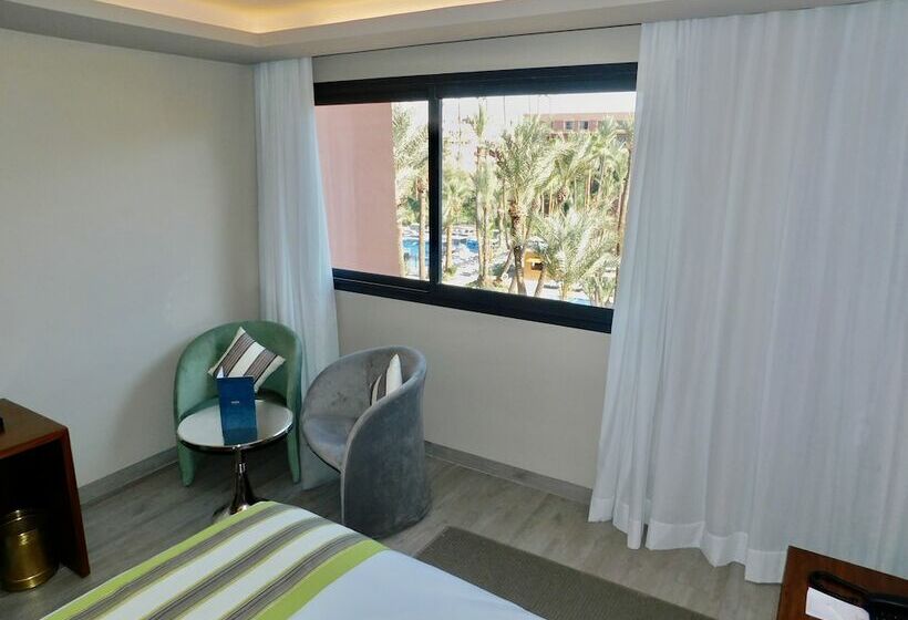 חדר סופריור יחיד, Kenzi Rose Garden