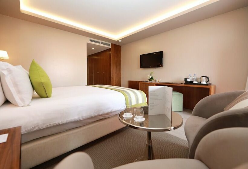 Chambre Deluxe Individuelle, Kenzi Rose Garden