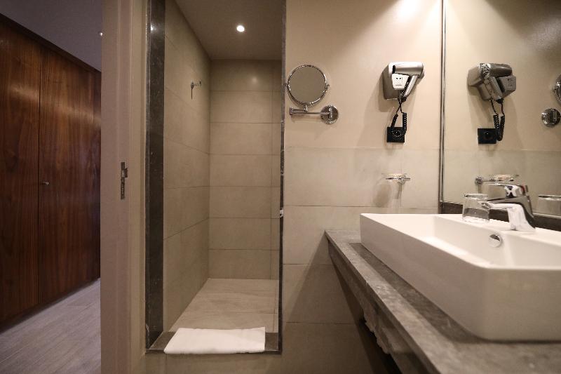 חדר דלוקס נוף לגינה, Kenzi Rose Garden