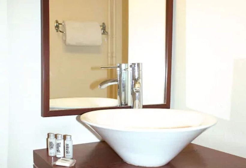 اتاق استاندارد سه نفره, New Hotel Opéra